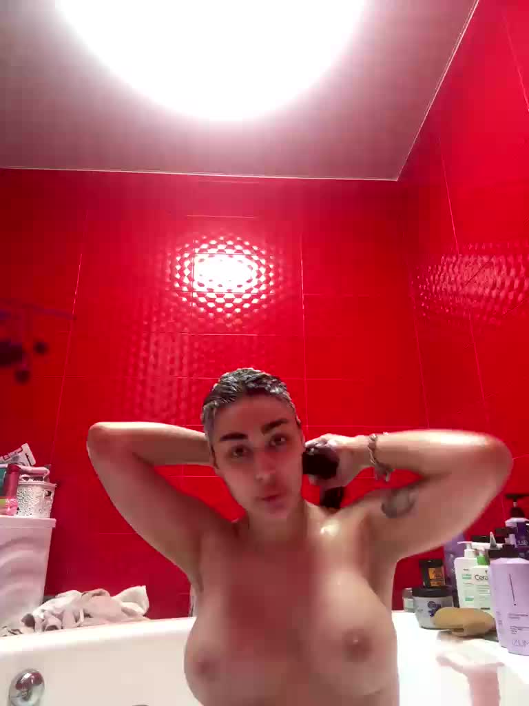 Kikidiki200 Cam Model Chat May 27, 2026