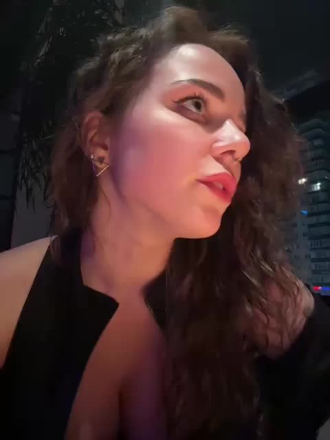 MiniNika Cam Model Chat June 2, 2026