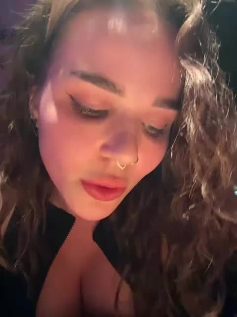 MiniNika Cam Model Chat June 2, 2026