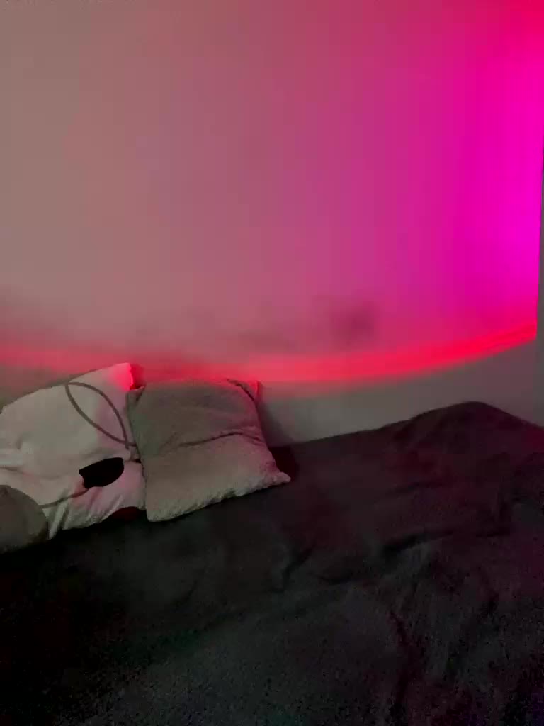Room_of_love Cam Model Chat June 2, 2026