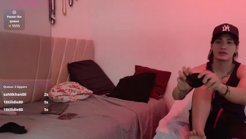 sweetauracouple Cam Model Chat June 2, 2026