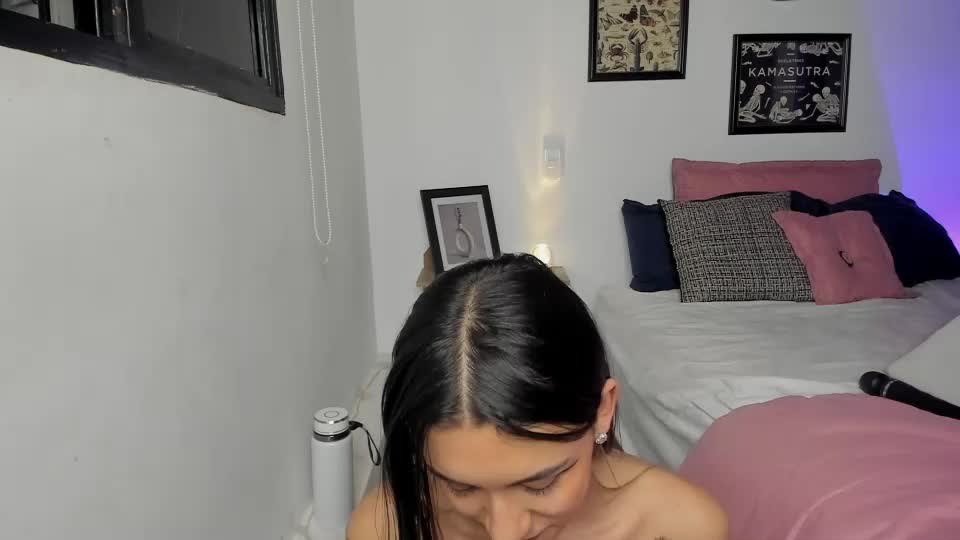 charlotte_queeen Cam Model Chat June 22, 2026