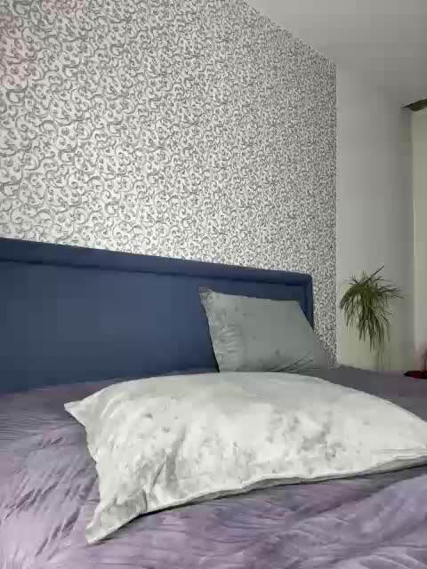 Kristi_Wolf Cam Model Chat June 23, 2026