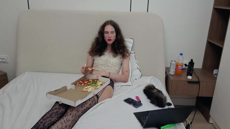 hinoxy Cam Model Chat July 3, 2026