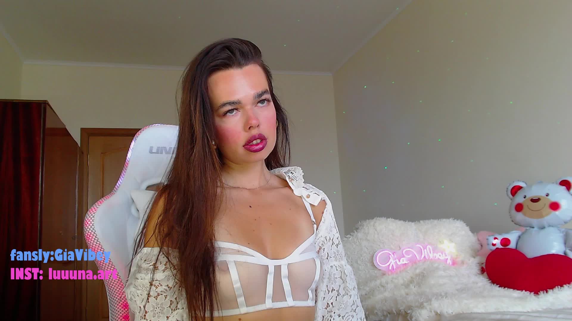 GiaVibey Cam Model Chat July 6, 2026
