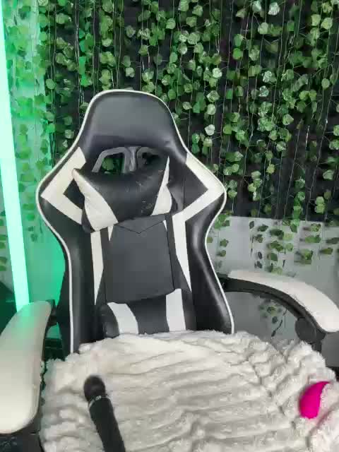 Eva_Kit Cam Model Chat July 8, 2026
