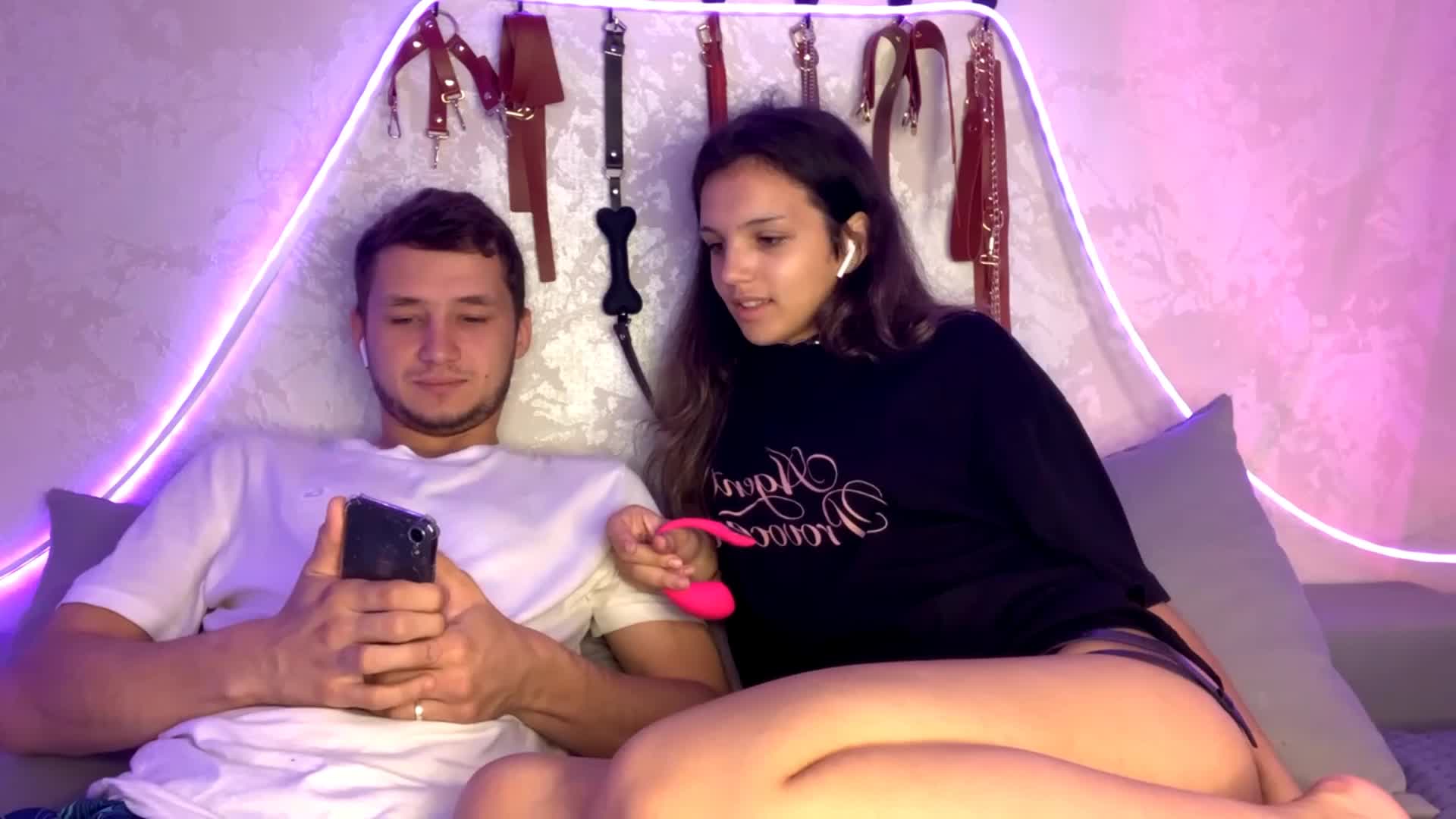 MoonBabyCouple Cam Model Chat July 8, 2026