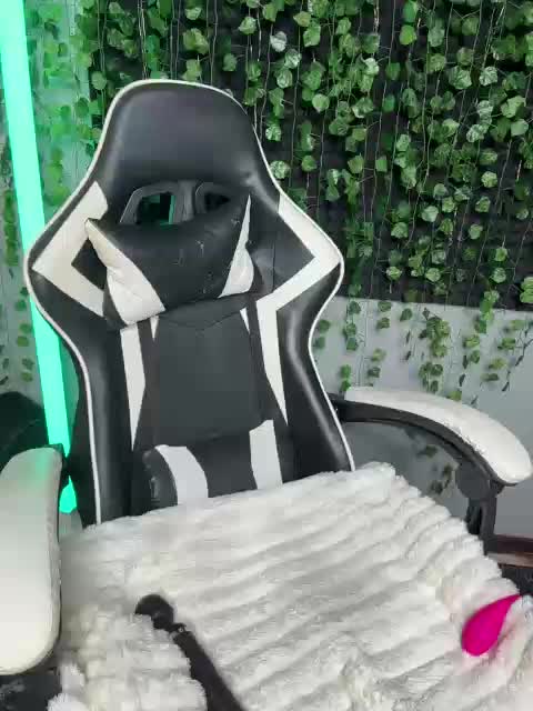 Eva_Kit Cam Model Chat July 12, 2026