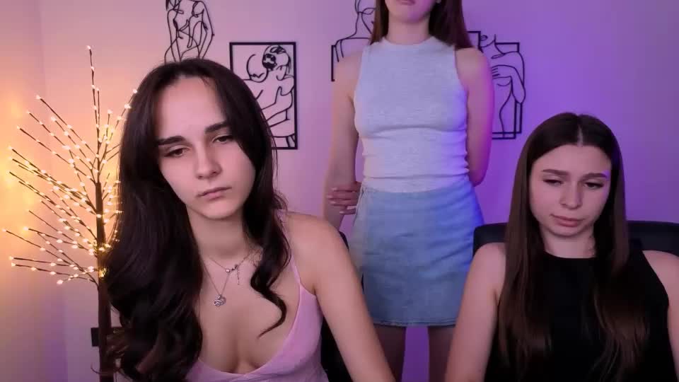 flora_ri Cam Model Chat July 14, 2026