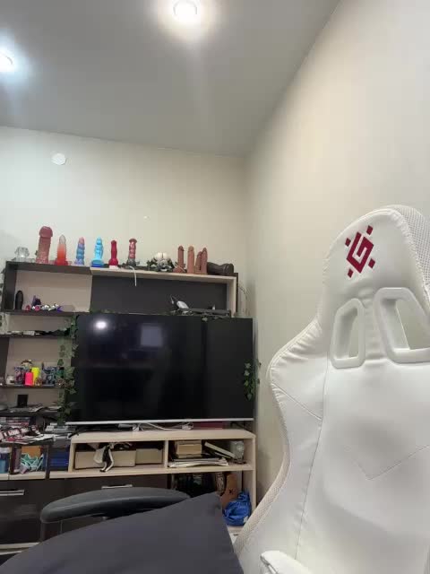 Honey_buns Cam Model Chat July 14, 2026