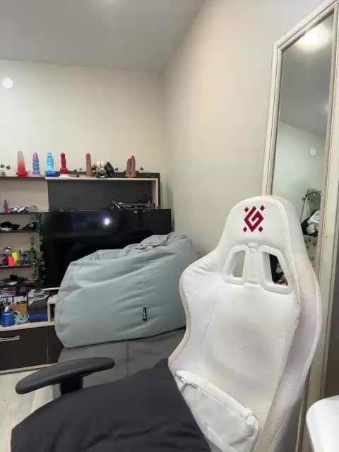 Honey_buns Cam Model Chat July 16, 2026