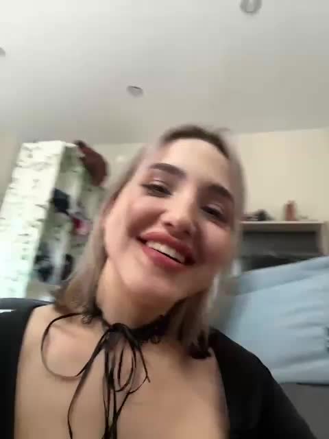 Honey_buns Cam Model Chat July 16, 2026
