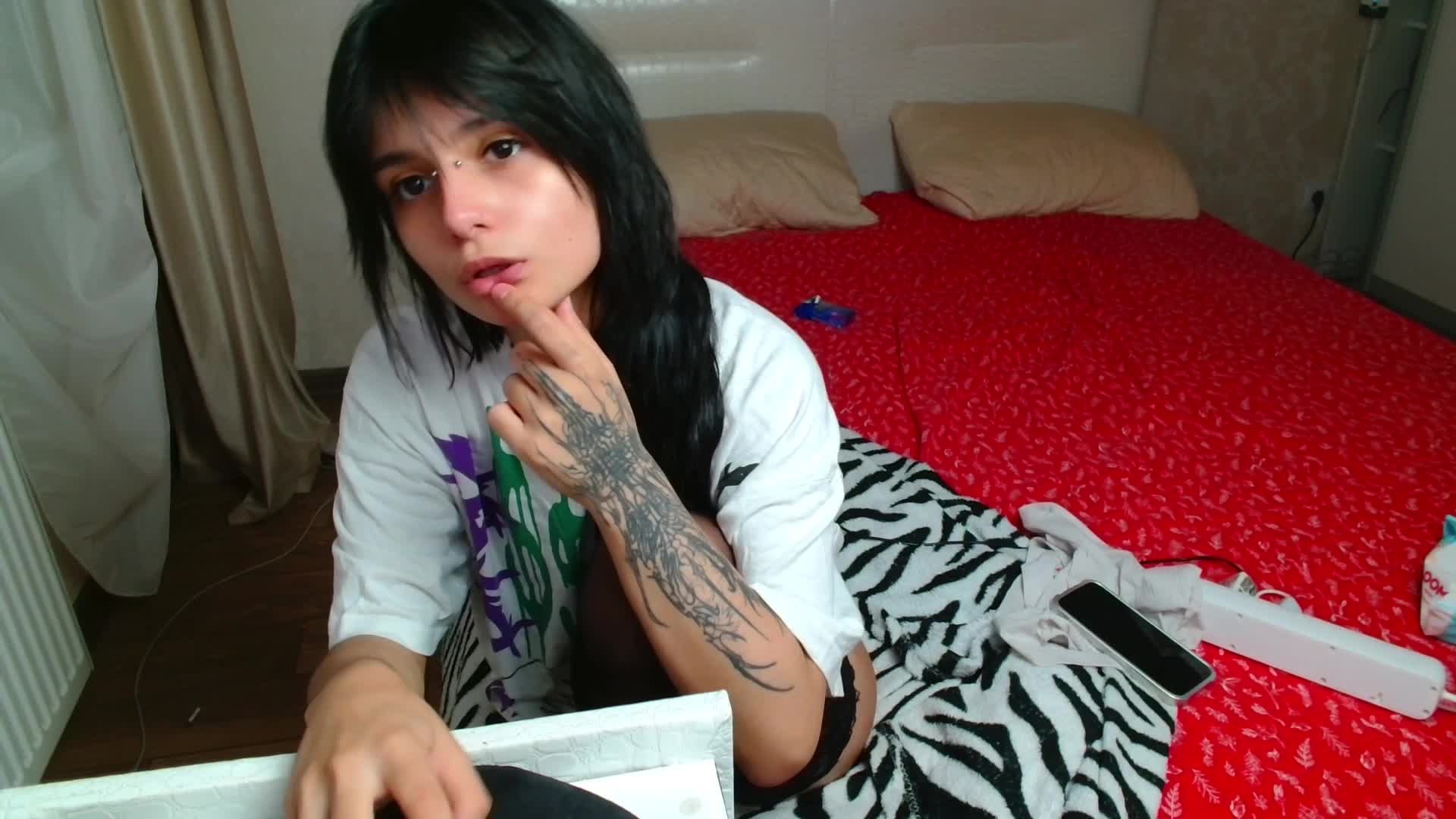 TheSluttyFox Cam Model Chat July 18, 2026