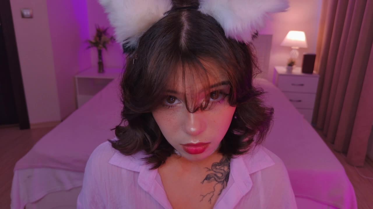 CoralineJones Cam Model Chat July 18, 2026