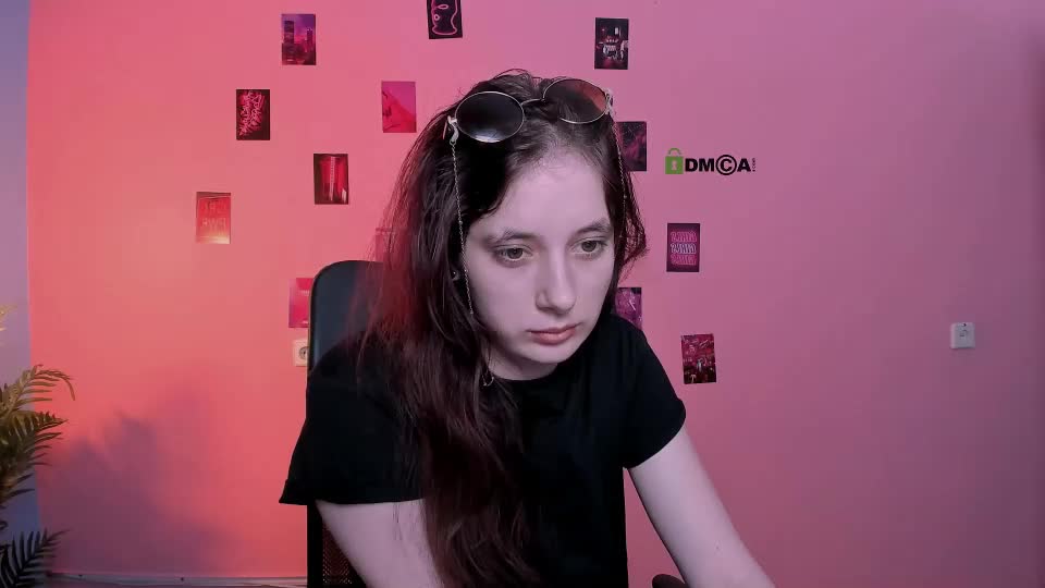 nami_glow Cam Model Chat July 19, 2026