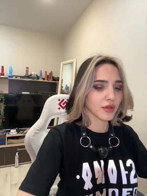 Honey_buns Cam Model Chat July 20, 2026