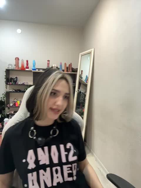 Honey_buns Cam Model Chat July 20, 2026