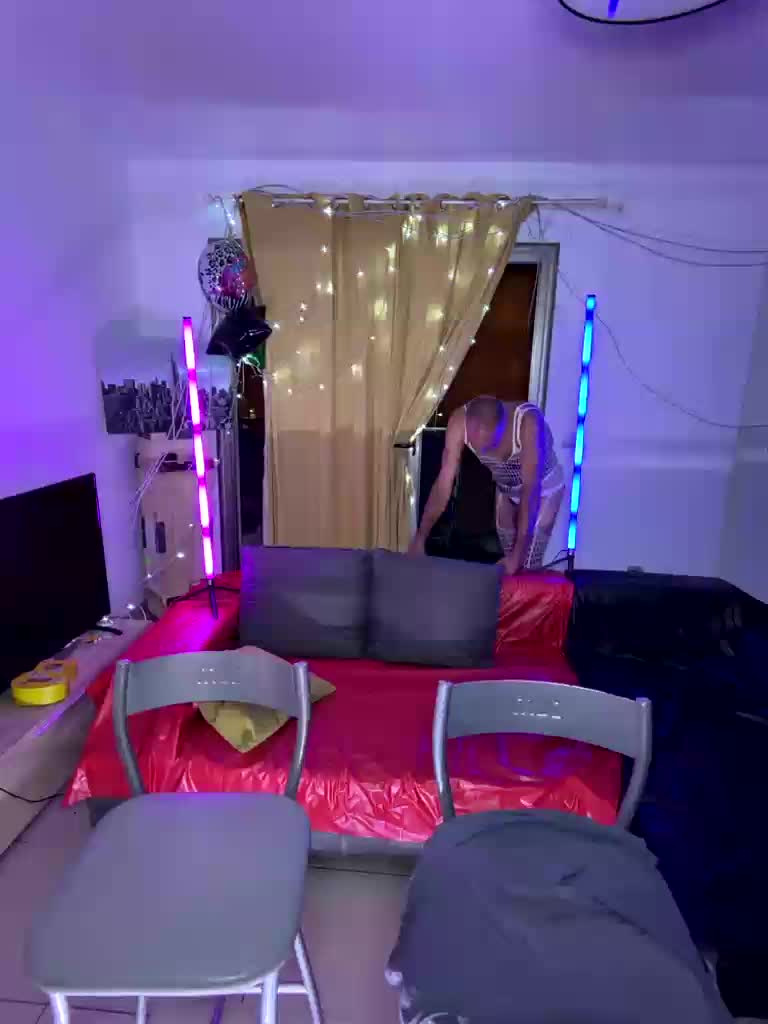 BigTwiXXX Cam Model Chat July 22, 2026