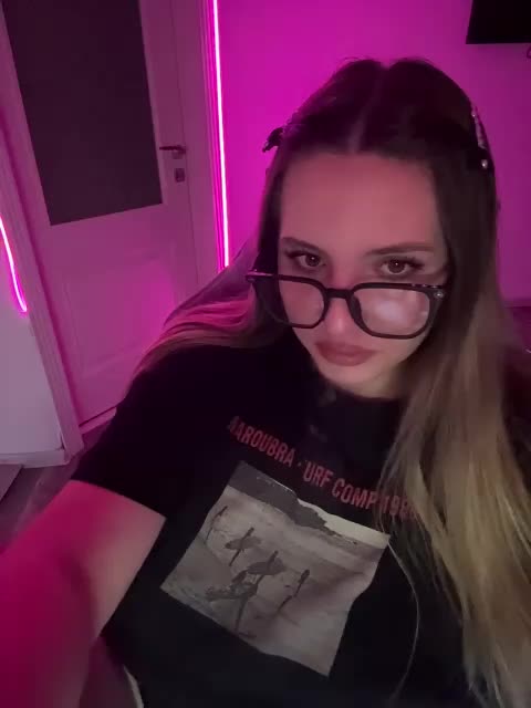 CrisKiss Cam Model Chat July 25, 2026