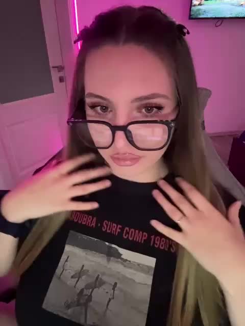 CrisKiss Cam Model Chat August 1, 2026