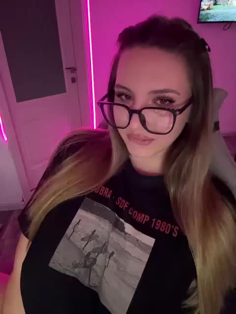 CrisKiss Cam Model Chat August 1, 2026