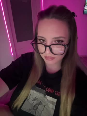 CrisKiss Cam Model Chat August 1, 2026