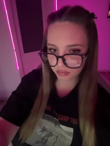 CrisKiss Cam Model Chat August 1, 2026
