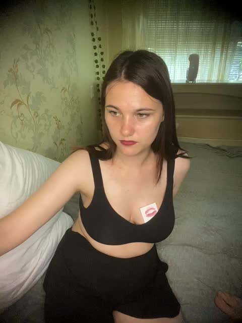 ohyet-kiss Cam Model Chat August 2, 2026