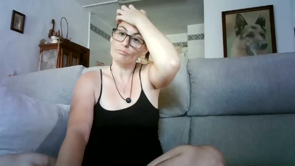 lolahueso Cam Model Chat August 12, 2026