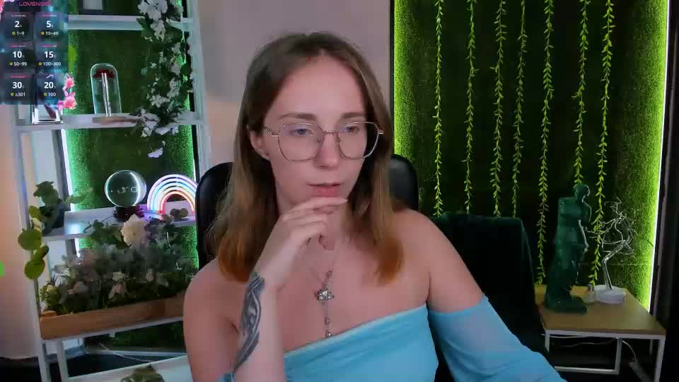 evalora_vei Cam Model Chat August 12, 2026