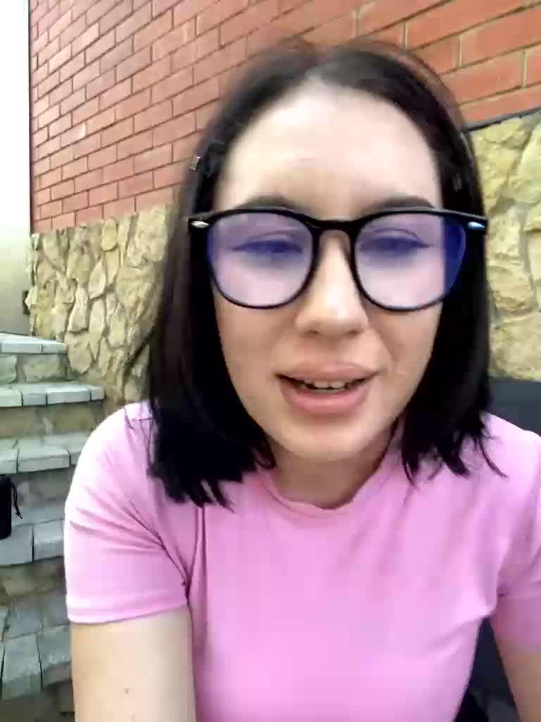 BustyLina Cam Model Chat August 18, 2026