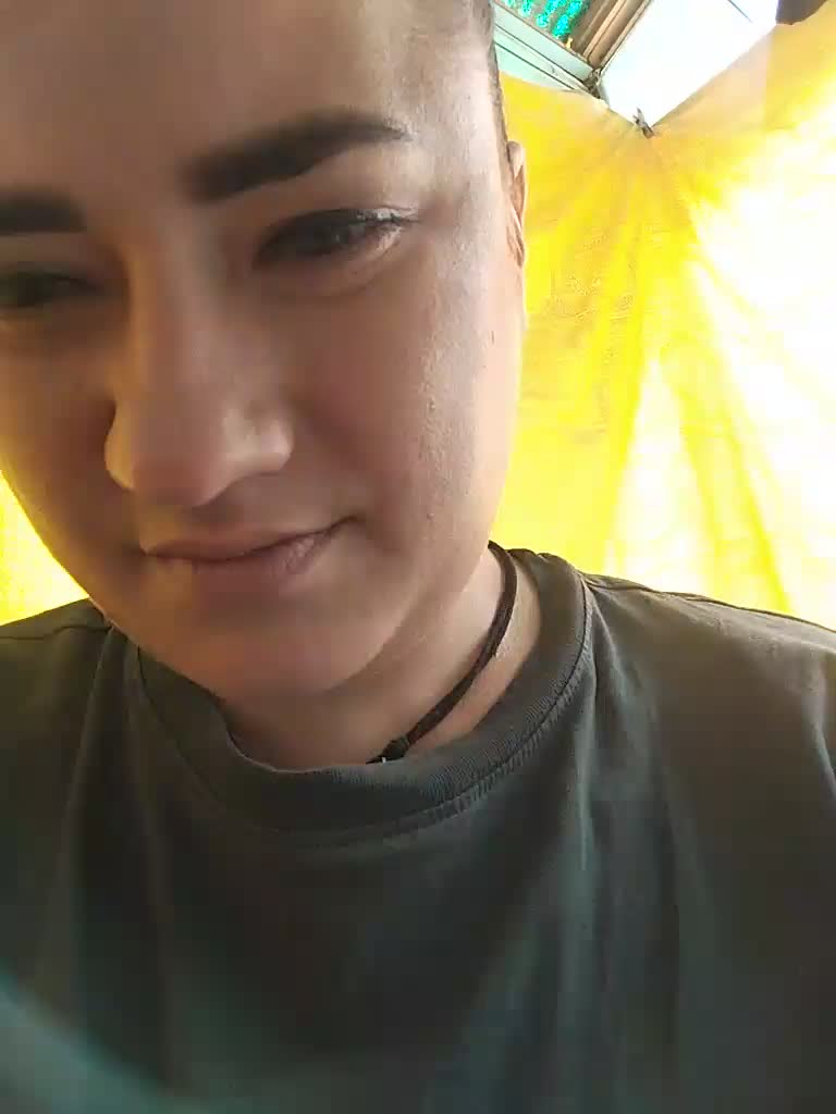 2Laski2 Cam Model Chat August 18, 2026