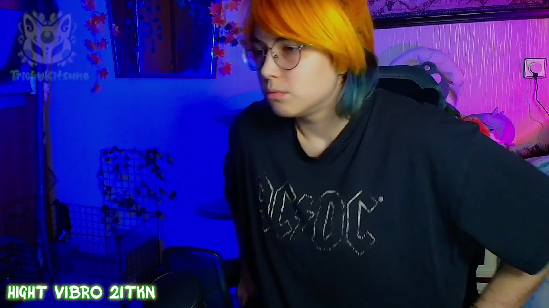 Tricky_Kitsune Cam Model Chat August 22, 2026