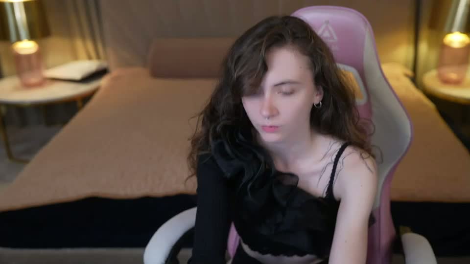 bright_diamonds_054 Cam Model Chat August 22, 2026