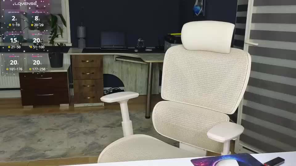 karinadeniss Cam Model Chat August 25, 2026