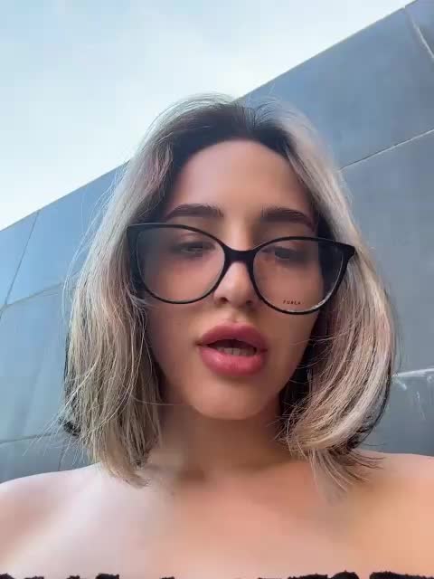 Honey_buns Cam Model Chat August 30, 2026