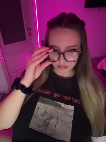 CrisKiss Cam Model Chat September 1, 2026