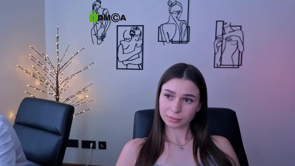 flora_ri Cam Model Chat September 3, 2026