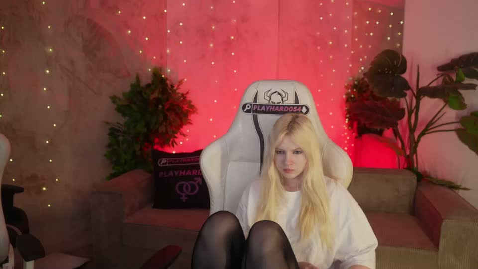 bright_diamonds_054 Cam Model Chat September 3, 2026