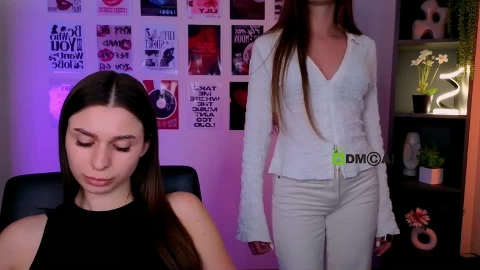flora_ri Cam Model Chat September 6, 2026