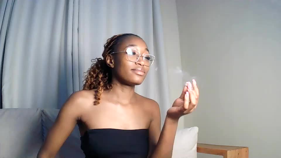pinkaura_ Cam Model Chat September 7, 2026