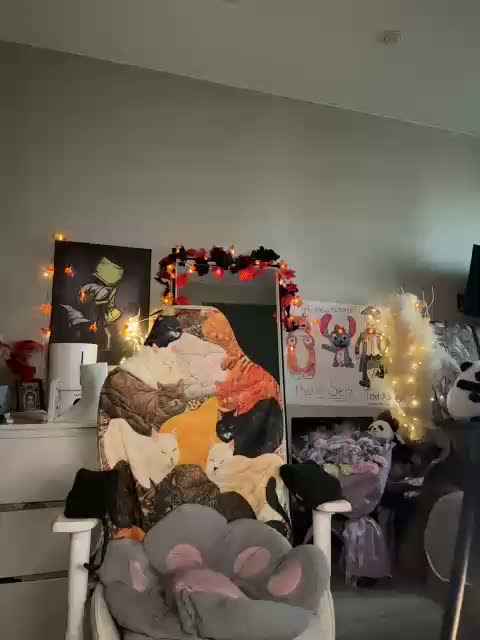 MiniNika Cam Model Chat September 10, 2026