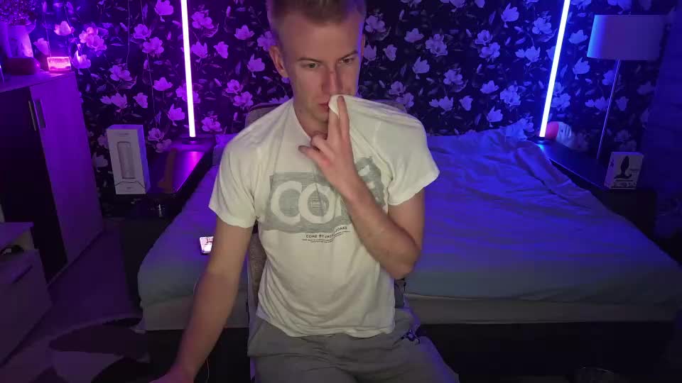 blond_boy69 Cam Model Chat September 18, 2026