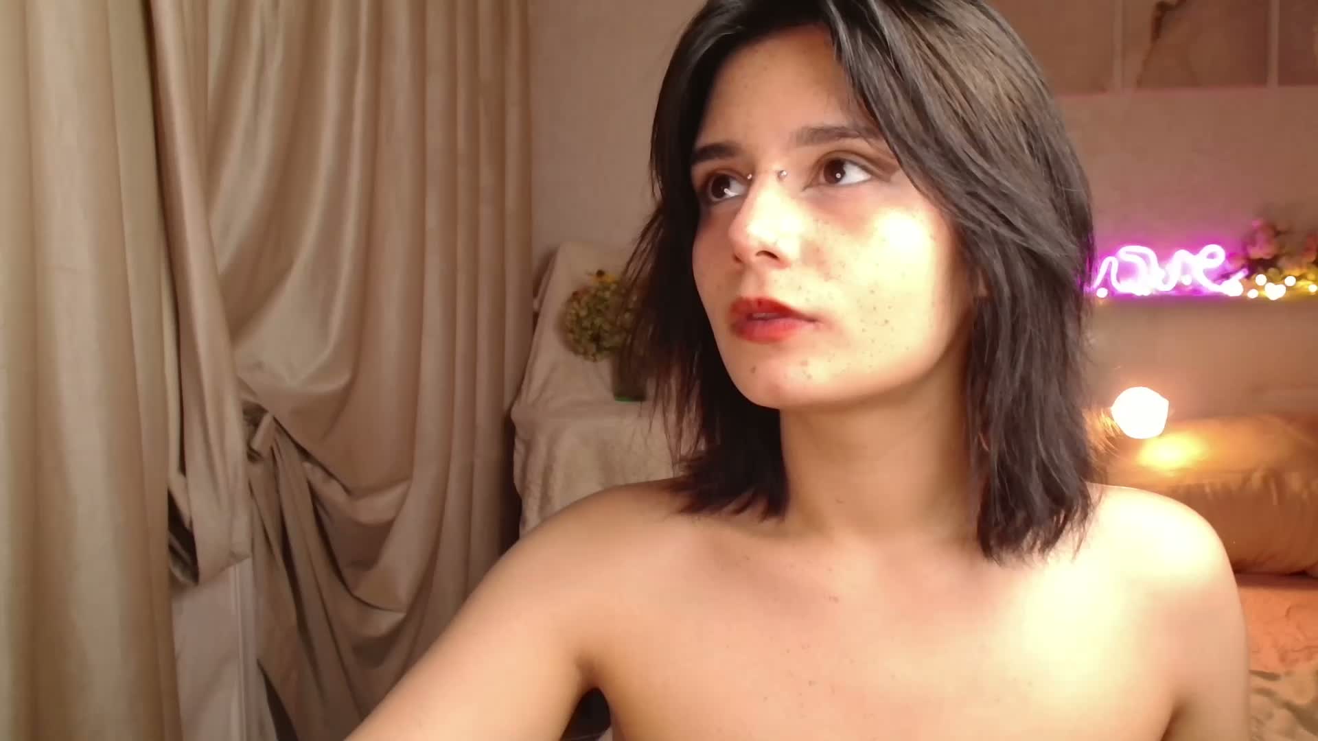 TheSluttyFox Cam Model Chat September 22, 2026