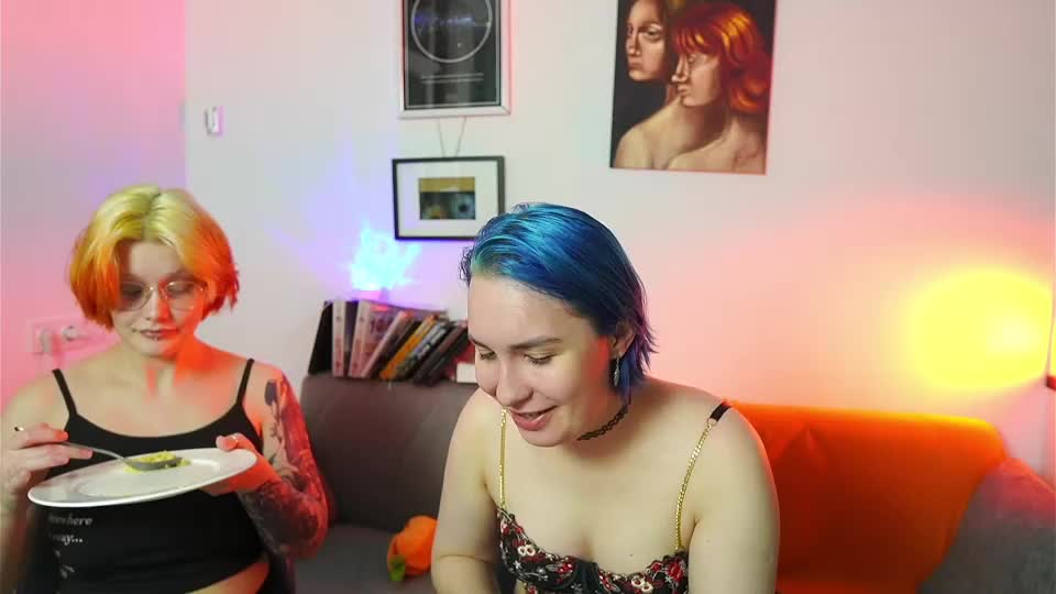fox_and_dog Cam Model Chat September 22, 2026
