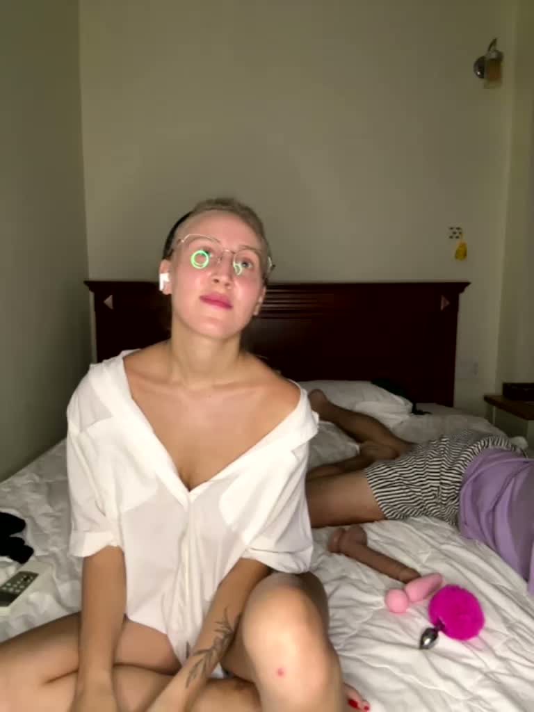 Durnaya_kis Cam Model Chat September 30, 2026