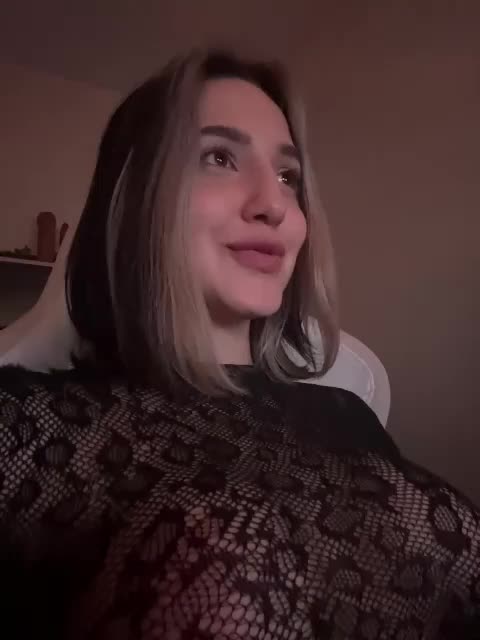 Honey_buns Cam Model Chat October 1, 2026
