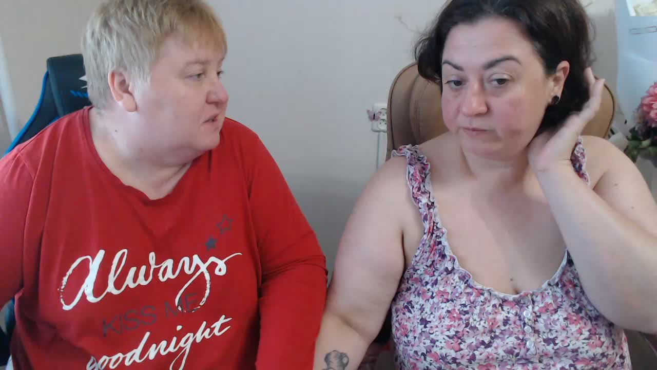 XMollyJaneEX Cam Model Chat October 19, 2026